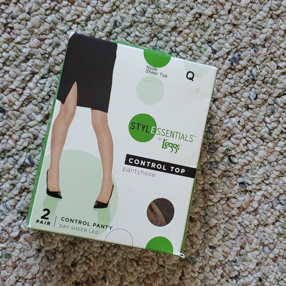 Control top pantyhose